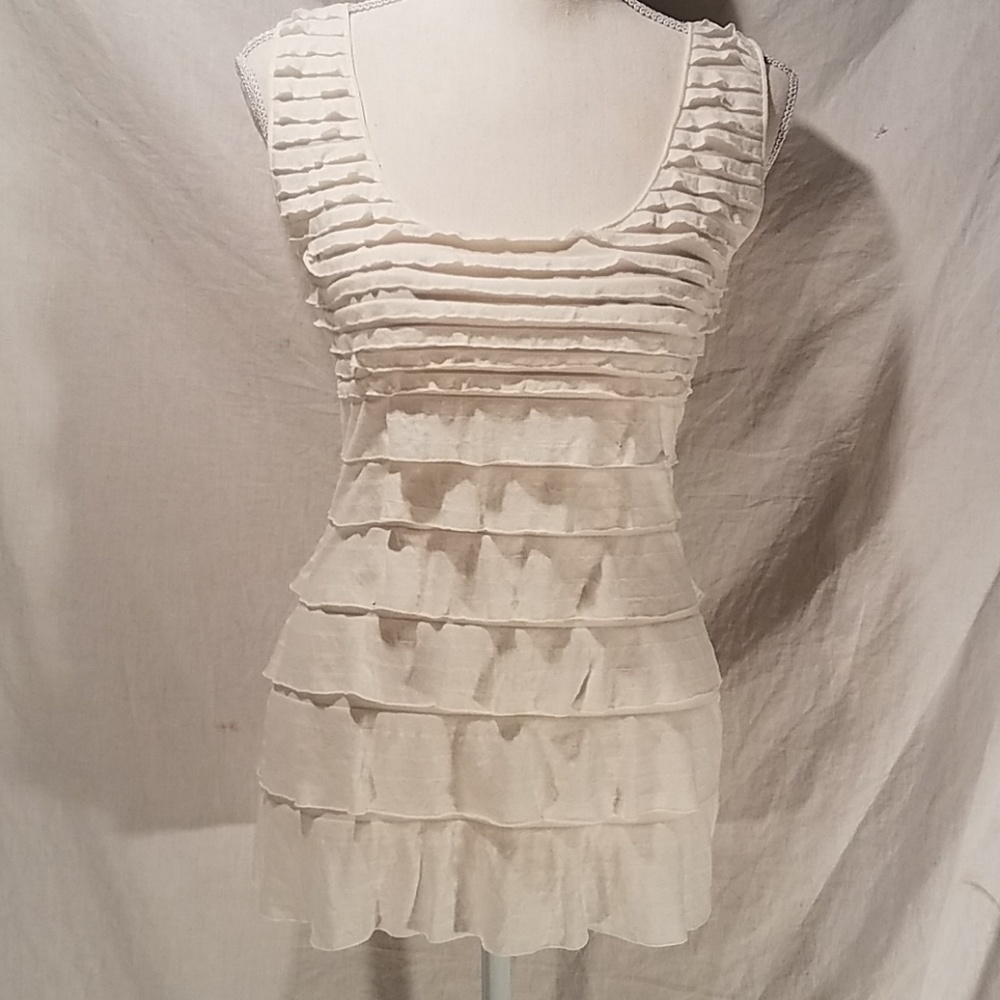 Max Studio gorgeous  sz S white tired tank top